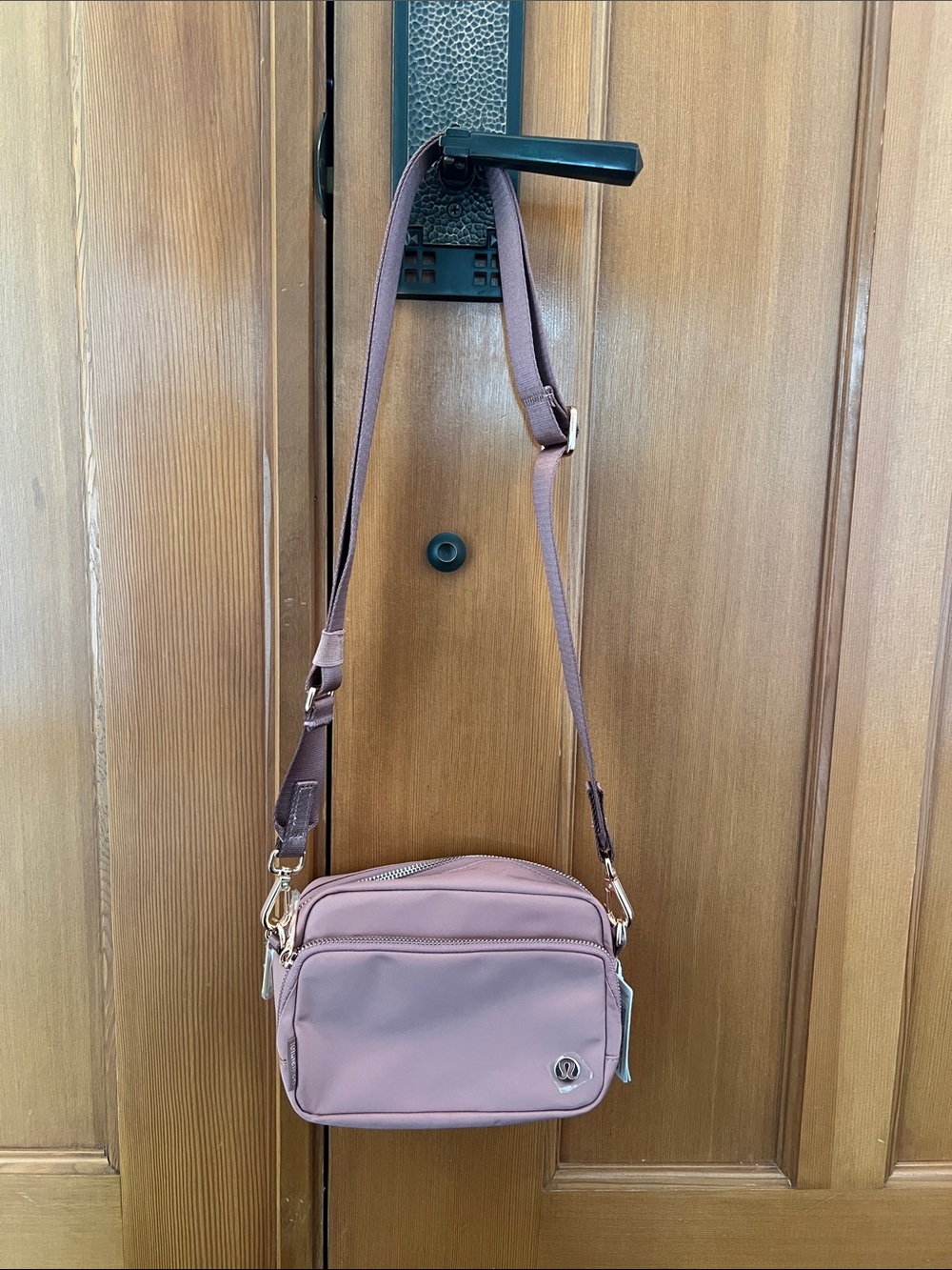 lululemon athletica Everywhere Crossbody Bag, metal hardware & Adjustable Strap